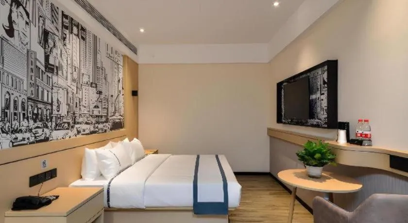 Bed in City Comfort Inn Jingzhou Fantawild Shashi Middle School