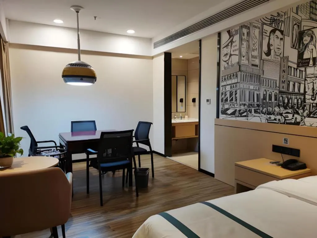 Bed in City Comfort Inn Jingzhou Fantawild Shashi Middle School