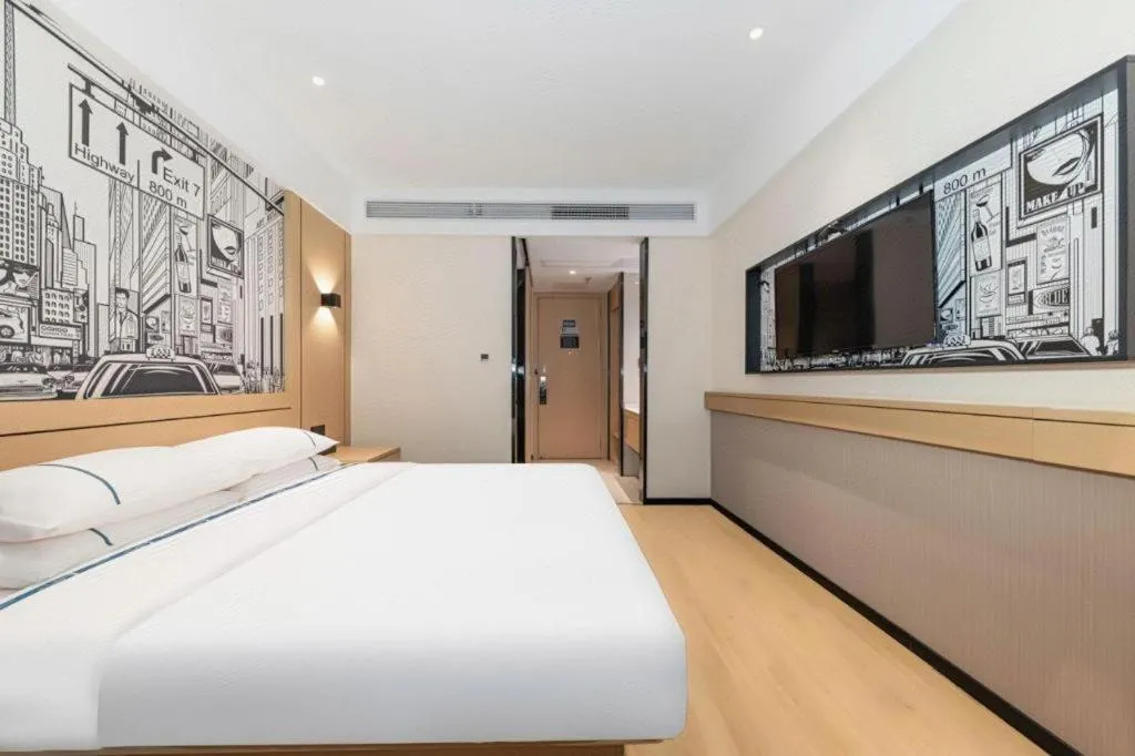 Bed in City Comfort Inn Jingzhou Fantawild Shashi Middle School