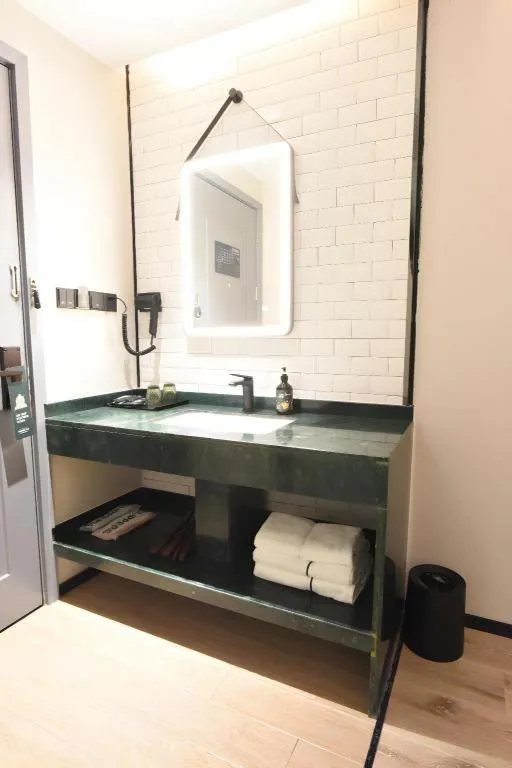 Premier City Comfort Hotel Hechi Luocheng Central Plaza