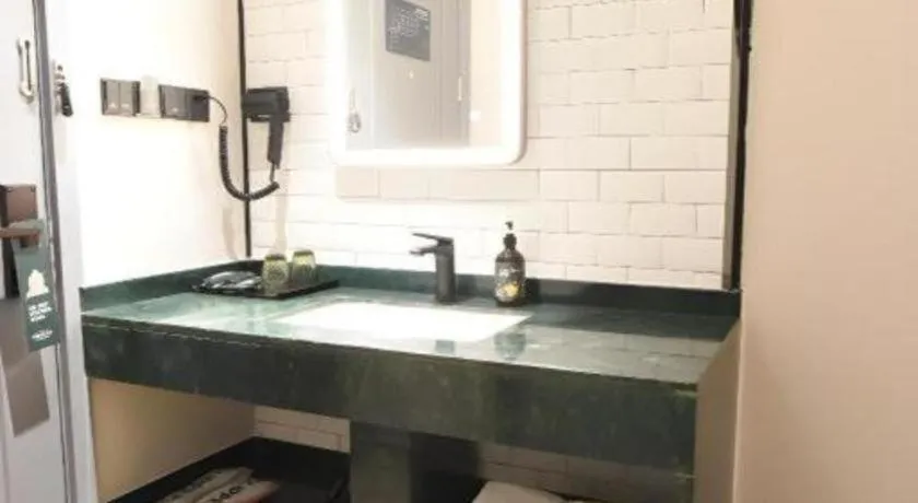 Premier City Comfort Hotel Hechi Luocheng Central Plaza