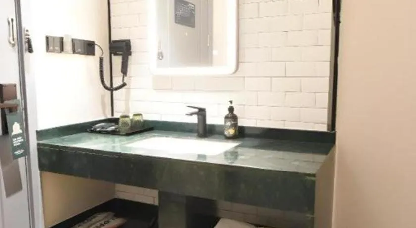 Premier City Comfort Hotel Hechi Luocheng Central Plaza