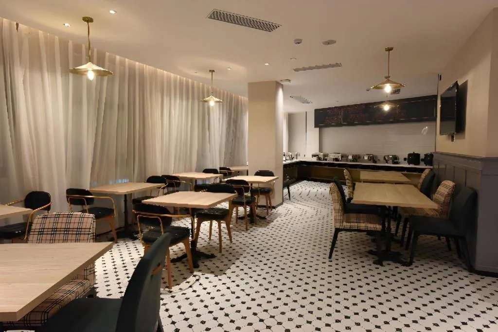 Premier City Comfort Hotel Hechi Luocheng Central Plaza