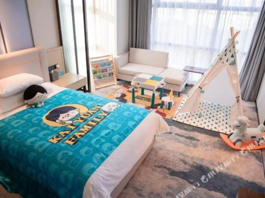 Bed in New Century Grand Hotel Ningbo Zhongdu