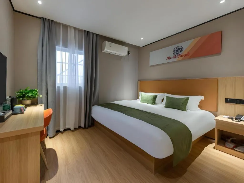 Bed in Shell Hotel Shnaghai Beiqiao Metro Station