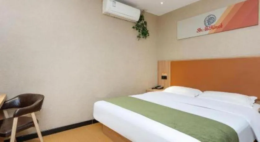 Bed in Shell Hotel Shnaghai Beiqiao Metro Station