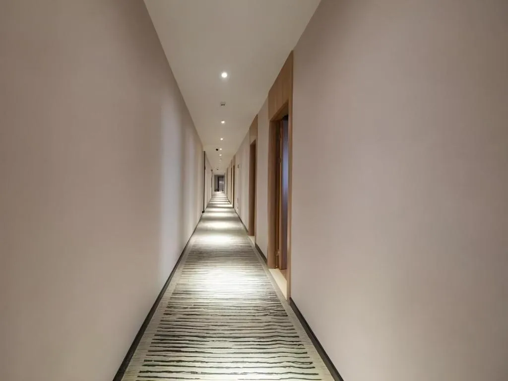 Shell Hotel Shnaghai Beiqiao Metro Station