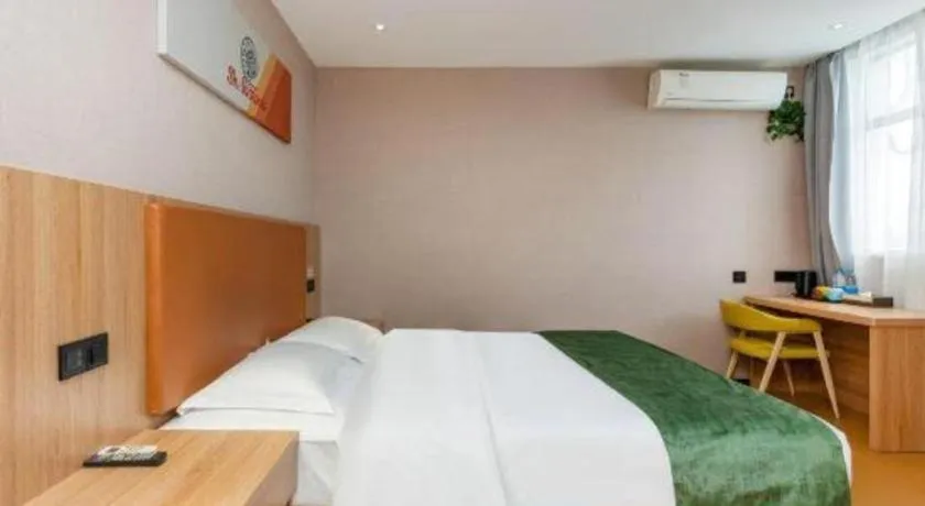 Bed in Shell Hotel Shnaghai Beiqiao Metro Station