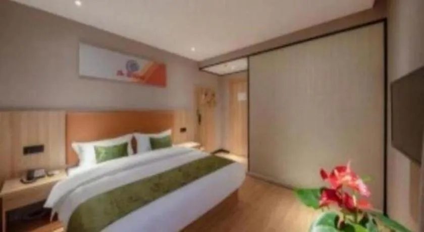 Bed in Shell Hotel Shnaghai Beiqiao Metro Station