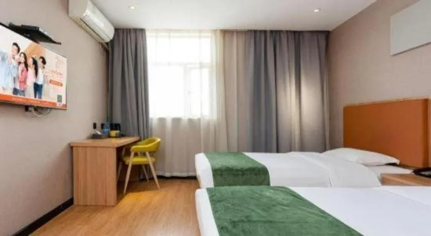 Bed in Shell Hotel Shnaghai Beiqiao Metro Station