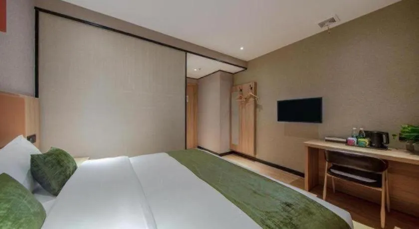 Bed in Shell Hotel Shnaghai Beiqiao Metro Station