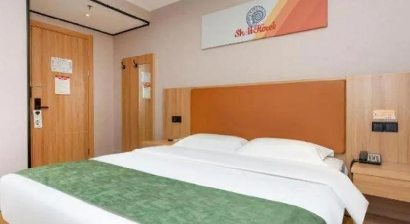 Bed in Shell Hotel Shnaghai Beiqiao Metro Station