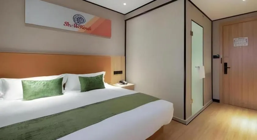 Bed in Shell Hotel Shnaghai Beiqiao Metro Station