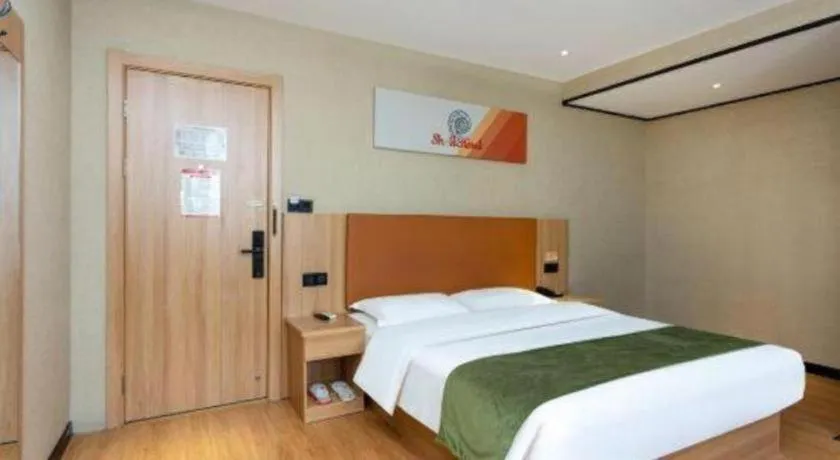 Bed in Shell Hotel Shnaghai Beiqiao Metro Station