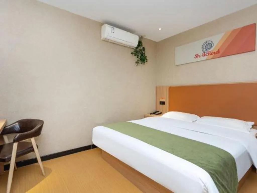 Bed in Shell Hotel Shnaghai Beiqiao Metro Station