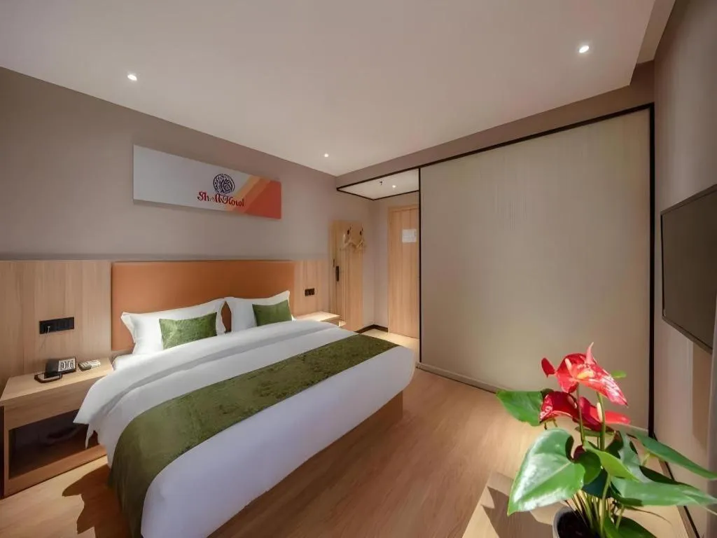 Bed in Shell Hotel Shnaghai Beiqiao Metro Station