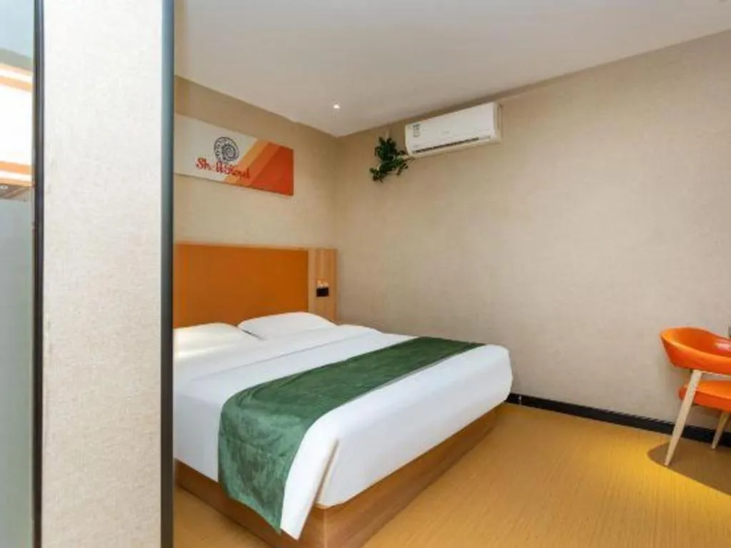 Bed in Shell Hotel Shnaghai Beiqiao Metro Station