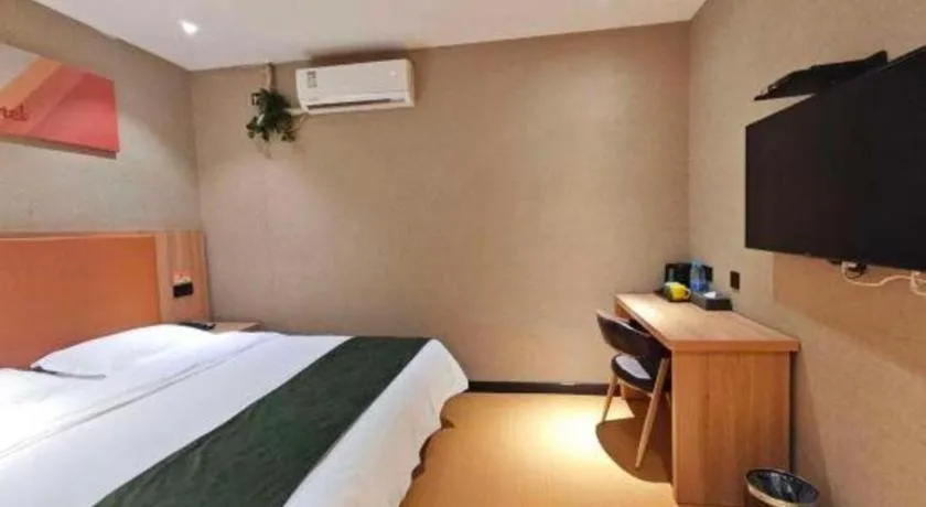 Bed in Shell Hotel Shnaghai Beiqiao Metro Station