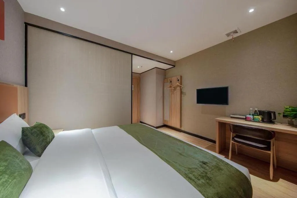 Bed in Shell Hotel Shnaghai Beiqiao Metro Station