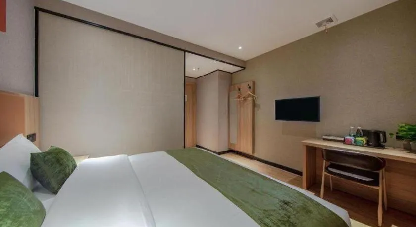 Bed in Shell Hotel Shnaghai Beiqiao Metro Station