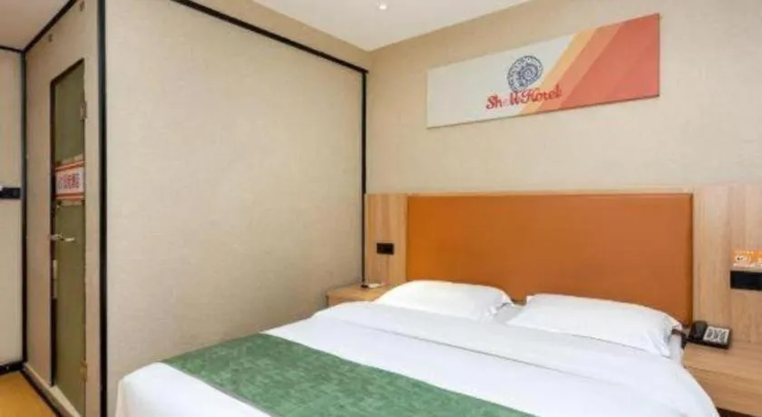 Bed in Shell Hotel Shnaghai Beiqiao Metro Station