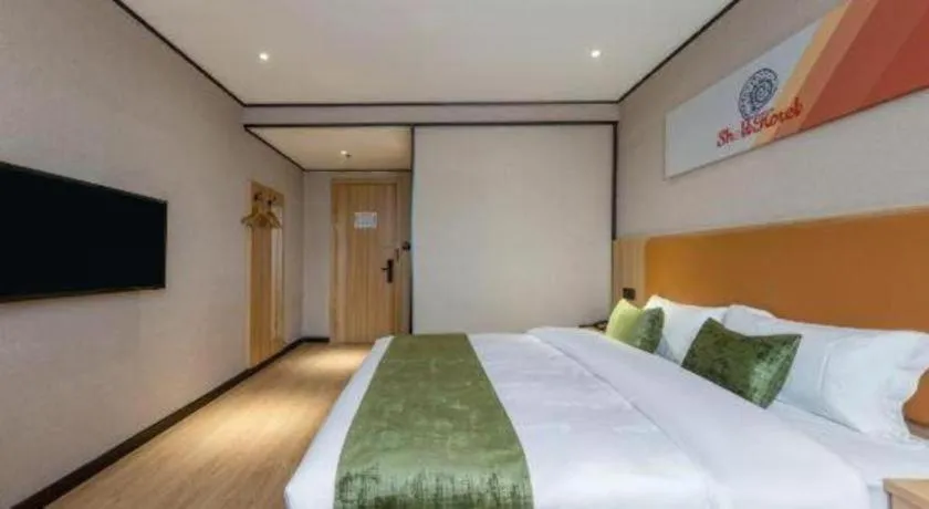 Bed in Shell Hotel Shnaghai Beiqiao Metro Station