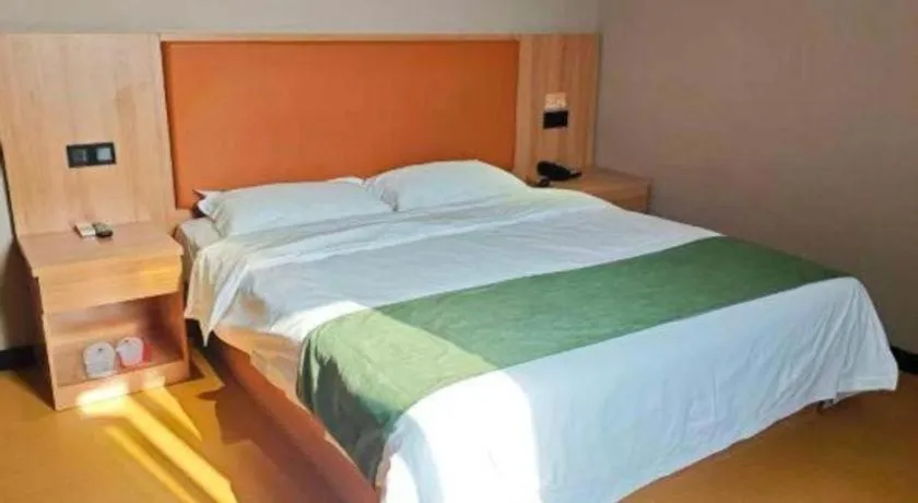 Bed in Shell Hotel Shnaghai Beiqiao Metro Station