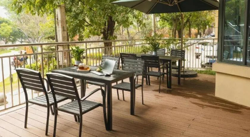 GreenTree Eastern Chongqing Yangjiaping Pedestrian Street Mixc Hotel