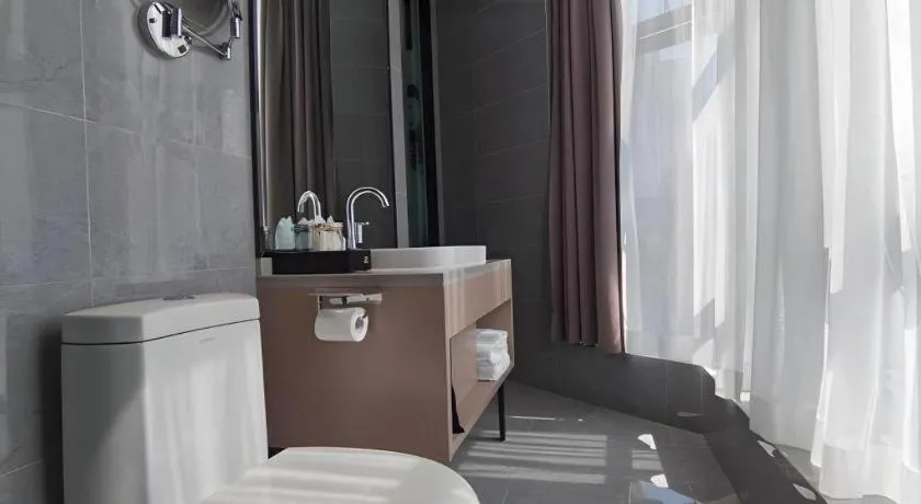 GreenTree Eastern Chongqing Yangjiaping Pedestrian Street Mixc Hotel