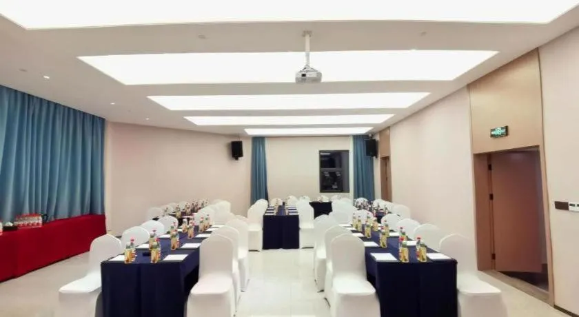 GreenTree Eastern Chongqing Yangjiaping Pedestrian Street Mixc Hotel