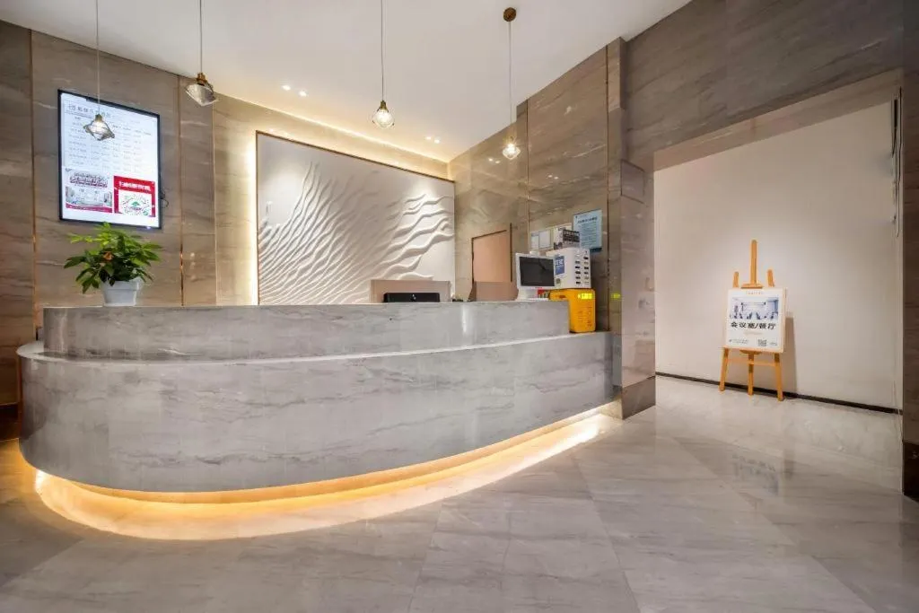 GreenTree Eastern Chongqing Yangjiaping Pedestrian Street Mixc Hotel