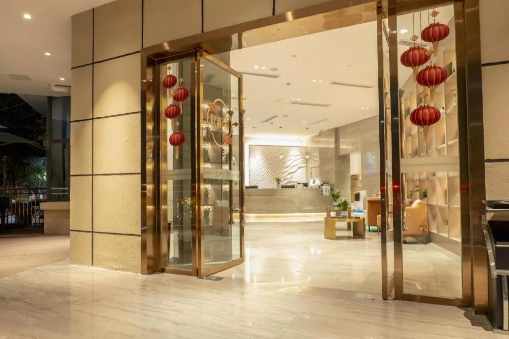 GreenTree Eastern Chongqing Yangjiaping Pedestrian Street Mixc Hotel