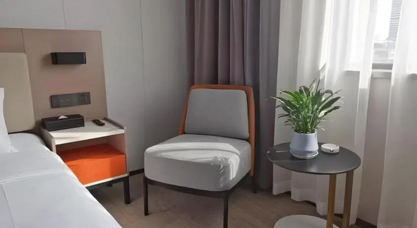 Bed in GreenTree Eastern Chongqing Yangjiaping Pedestrian Street Mixc Hotel