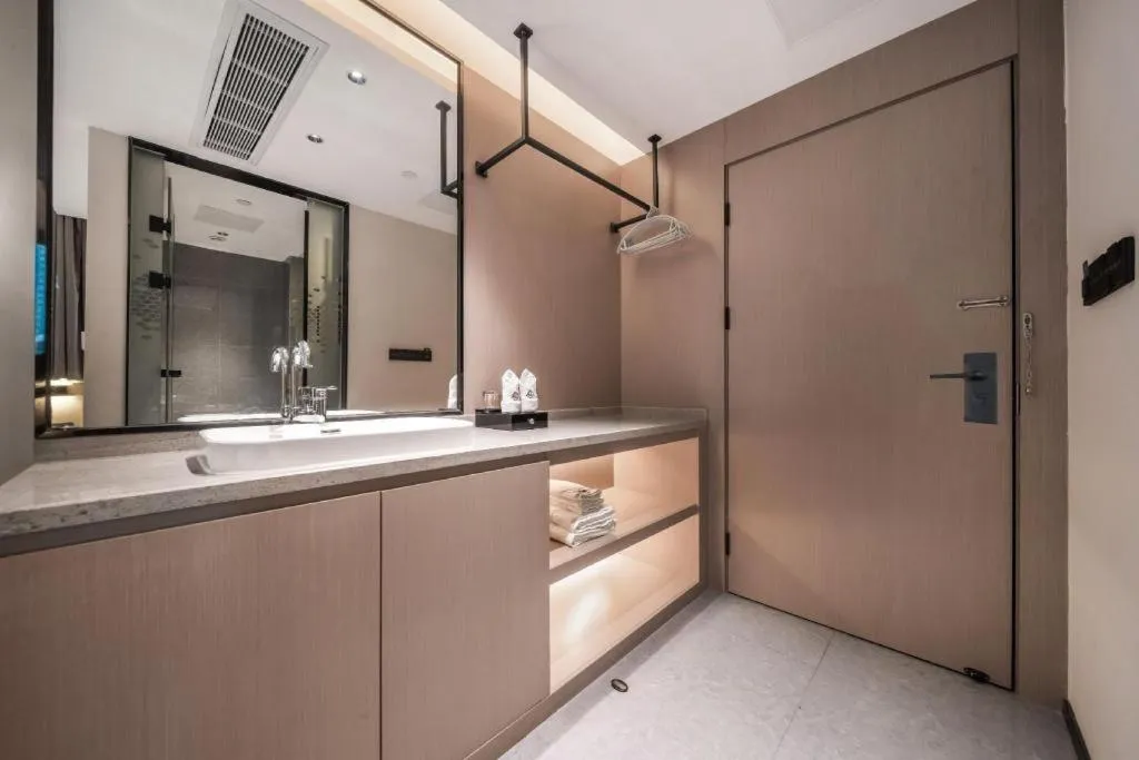 GreenTree Eastern Chongqing Yangjiaping Pedestrian Street Mixc Hotel