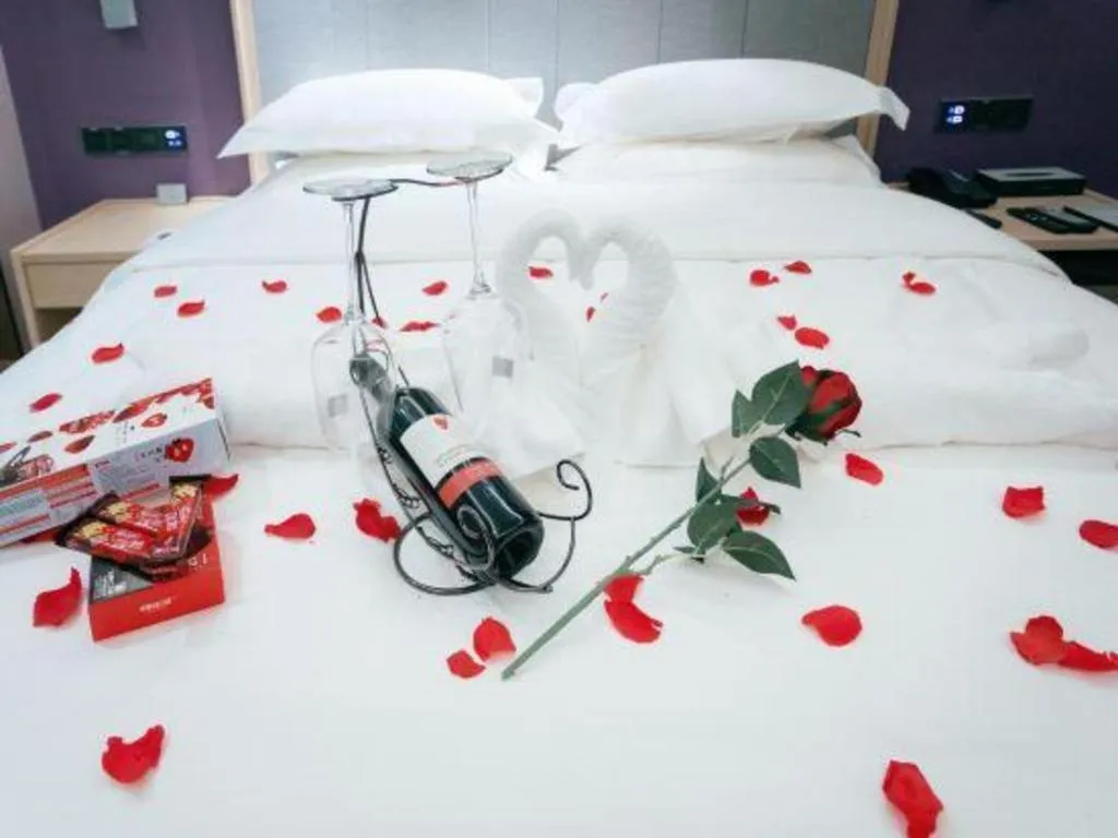 Bed in GreenTree Eastern Hotel Kashgar Oid City Xiangfei Park