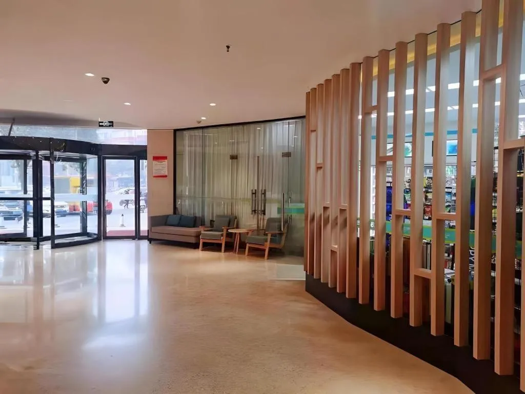 Green Tree Inn Luoyang Fenghuang Mansion Mudan Square Metro Station