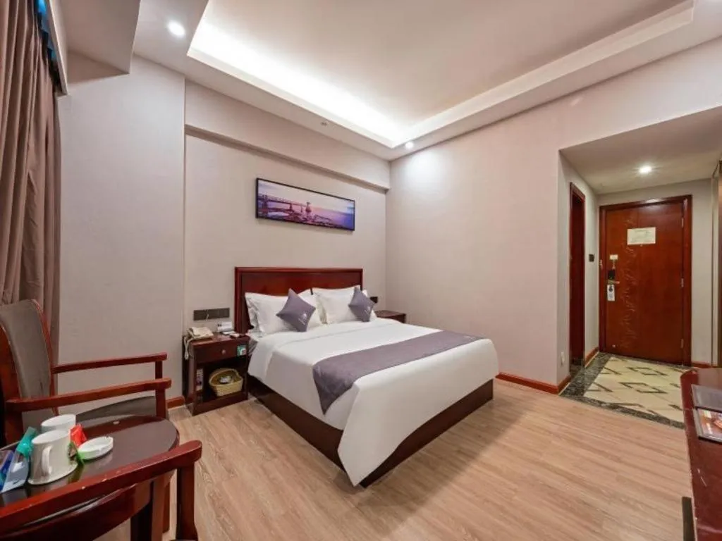 Bed in Green Tree Inn Zhuhai International Airport Huafa Shangdu