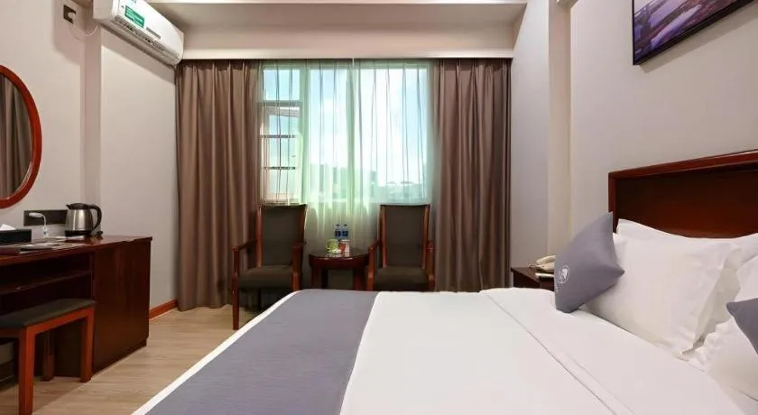 Bed in Green Tree Inn Zhuhai International Airport Huafa Shangdu