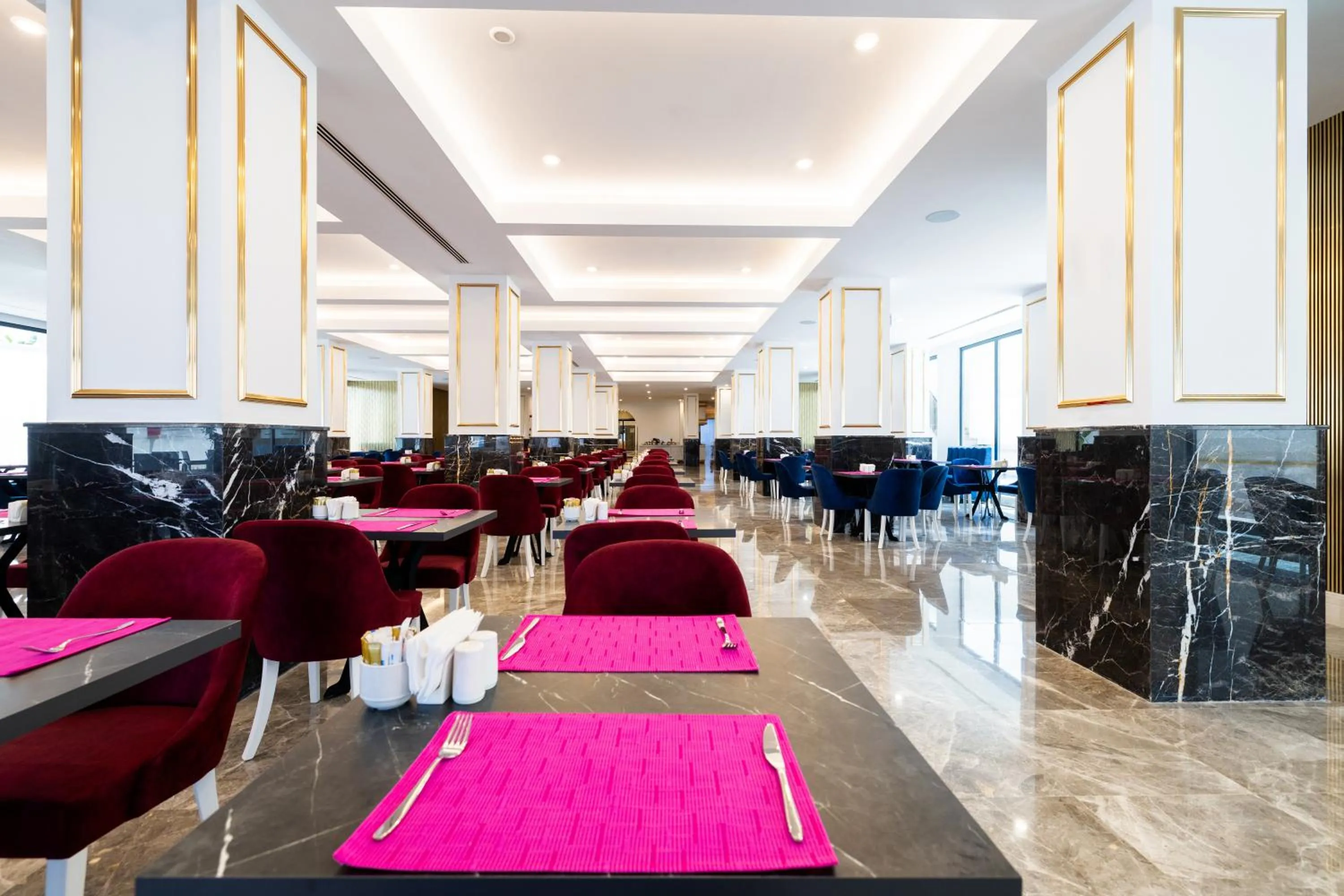 Restaurant/places to eat in Granada Luxury Red Adult Only