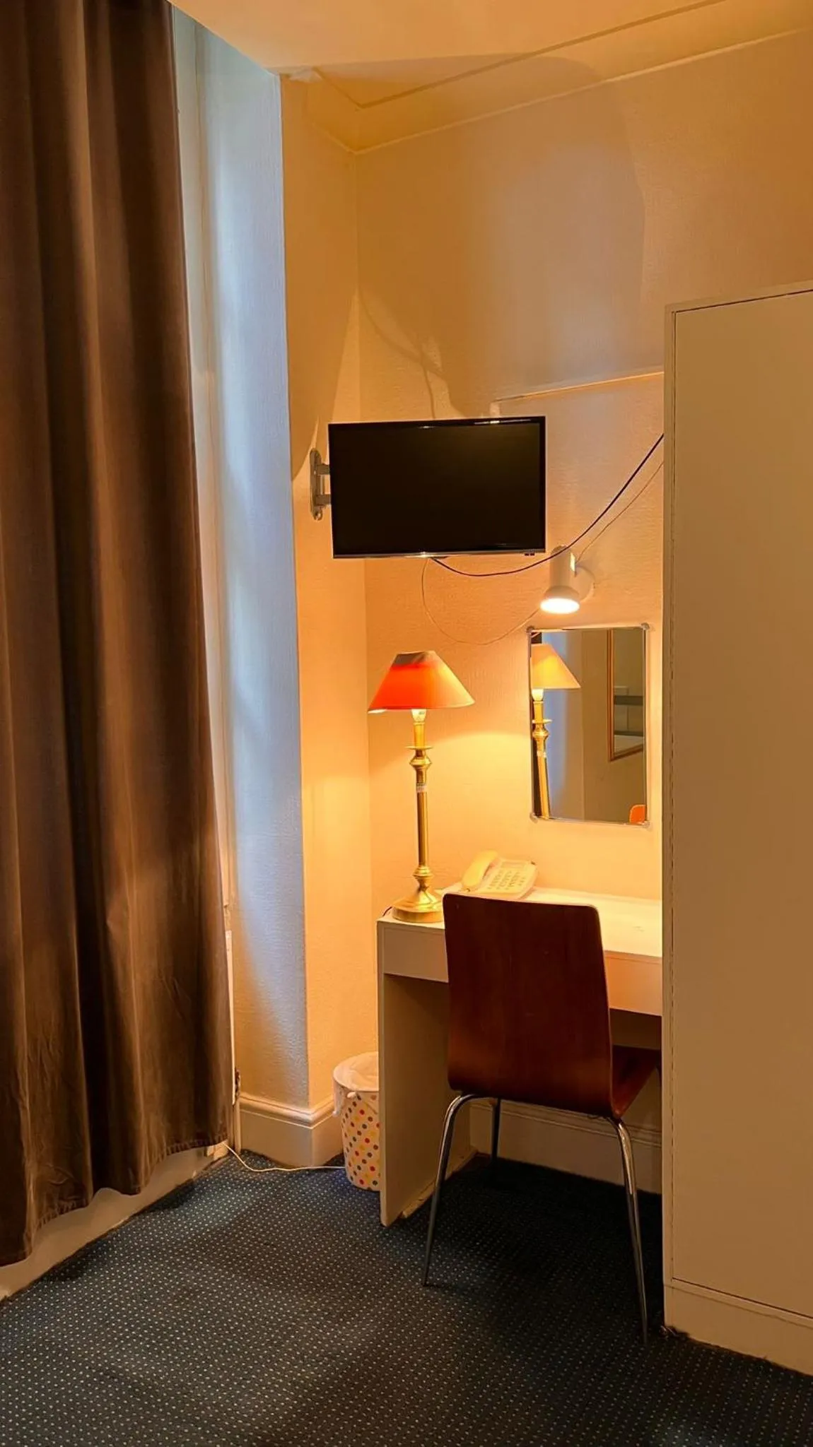 TV and multimedia in Gresham Hotel Bloomsbury