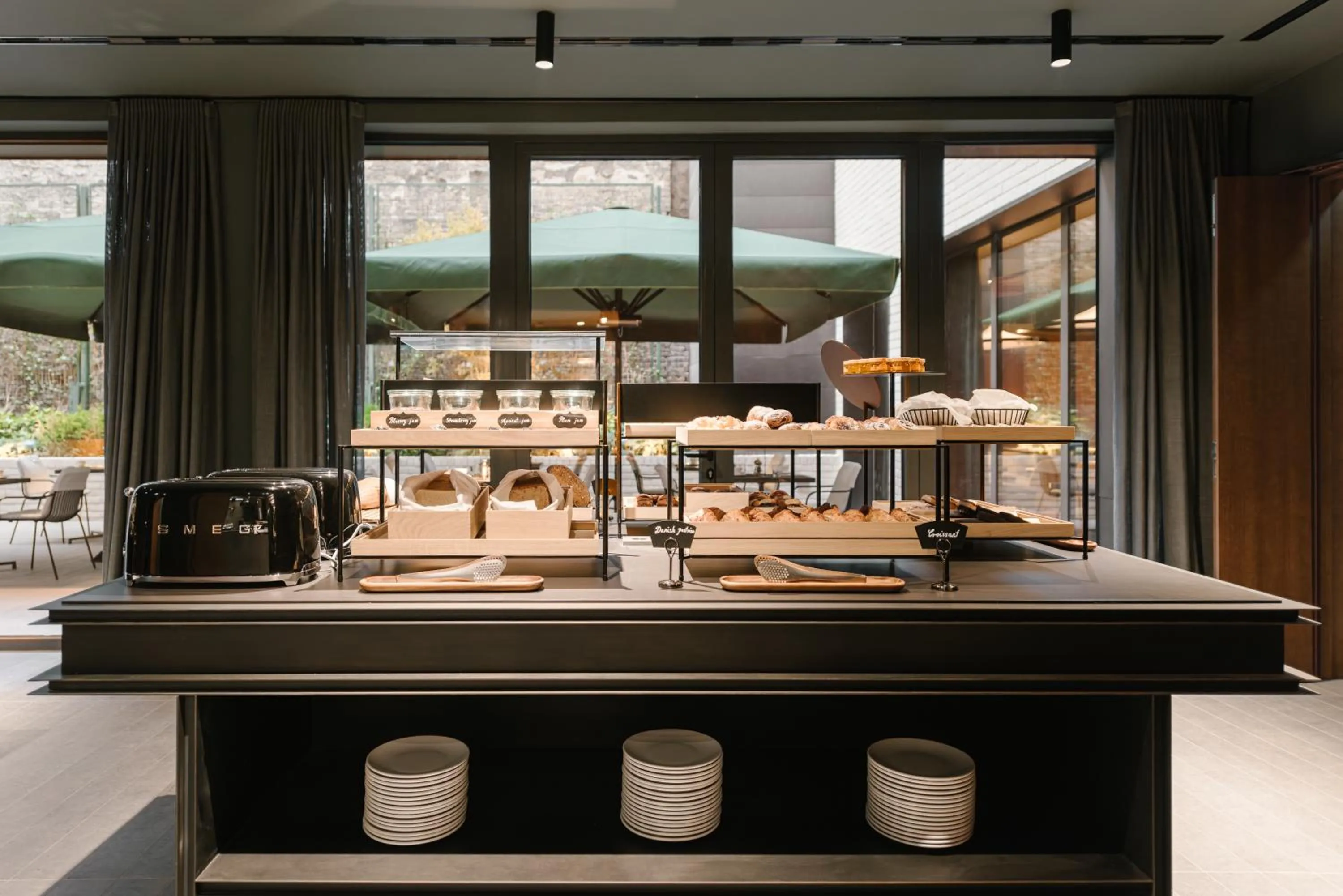 Lounge or bar in BoHo Hotel Budapest - Small Luxury Hotels