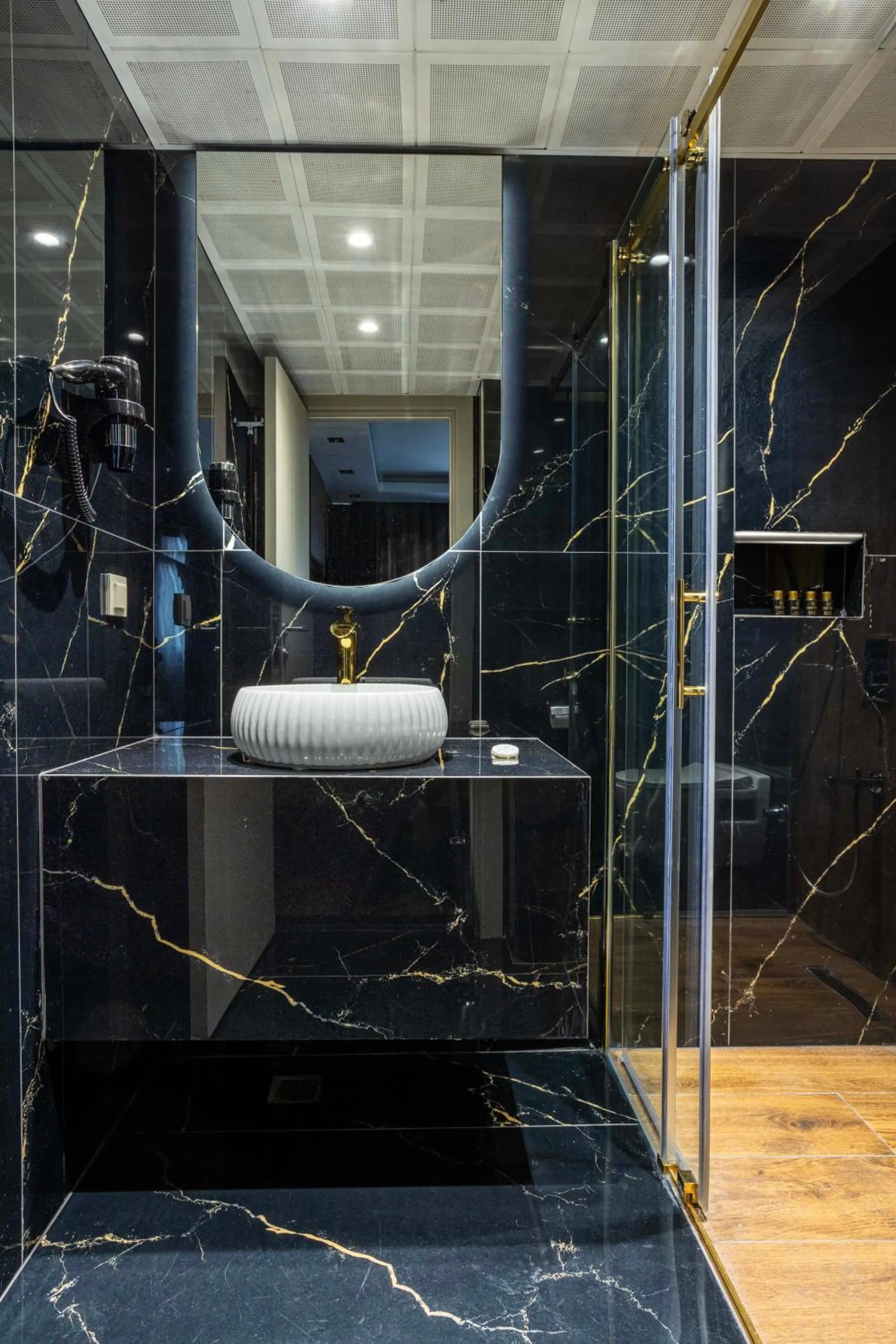 Bathroom in Marlon Hotel