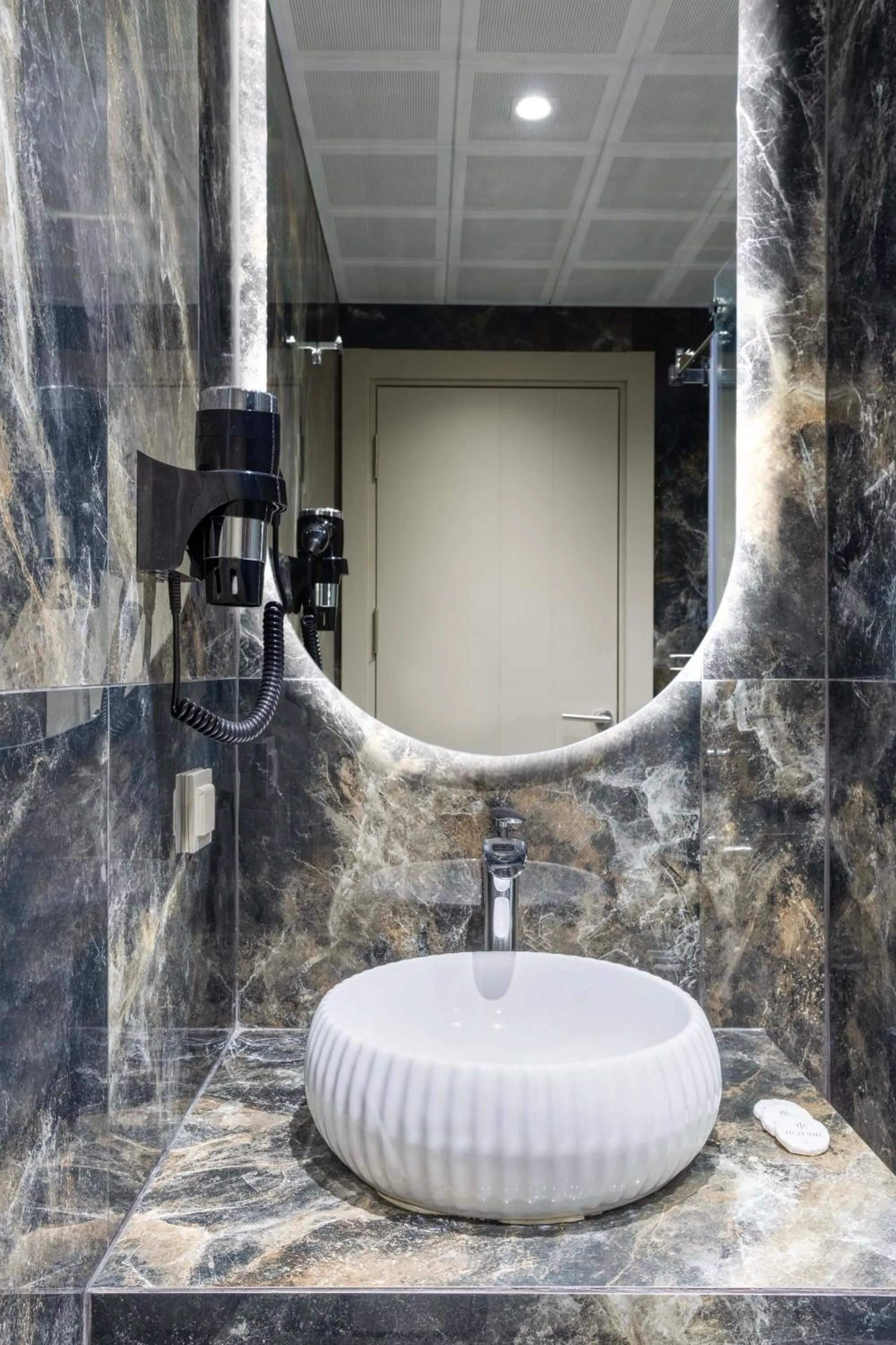 Bathroom in Marlon Hotel