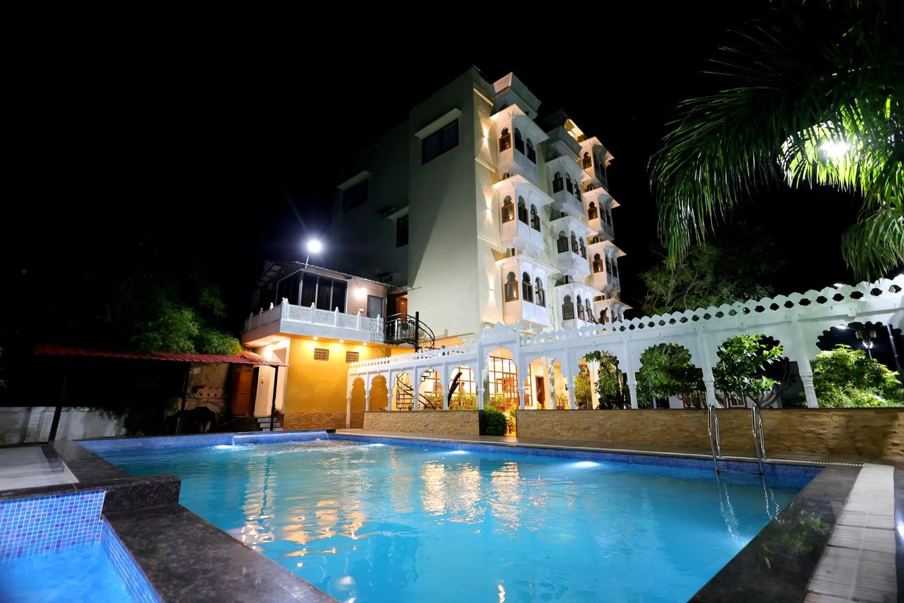 Swimming pool in Manas Resort by Rudrakshi