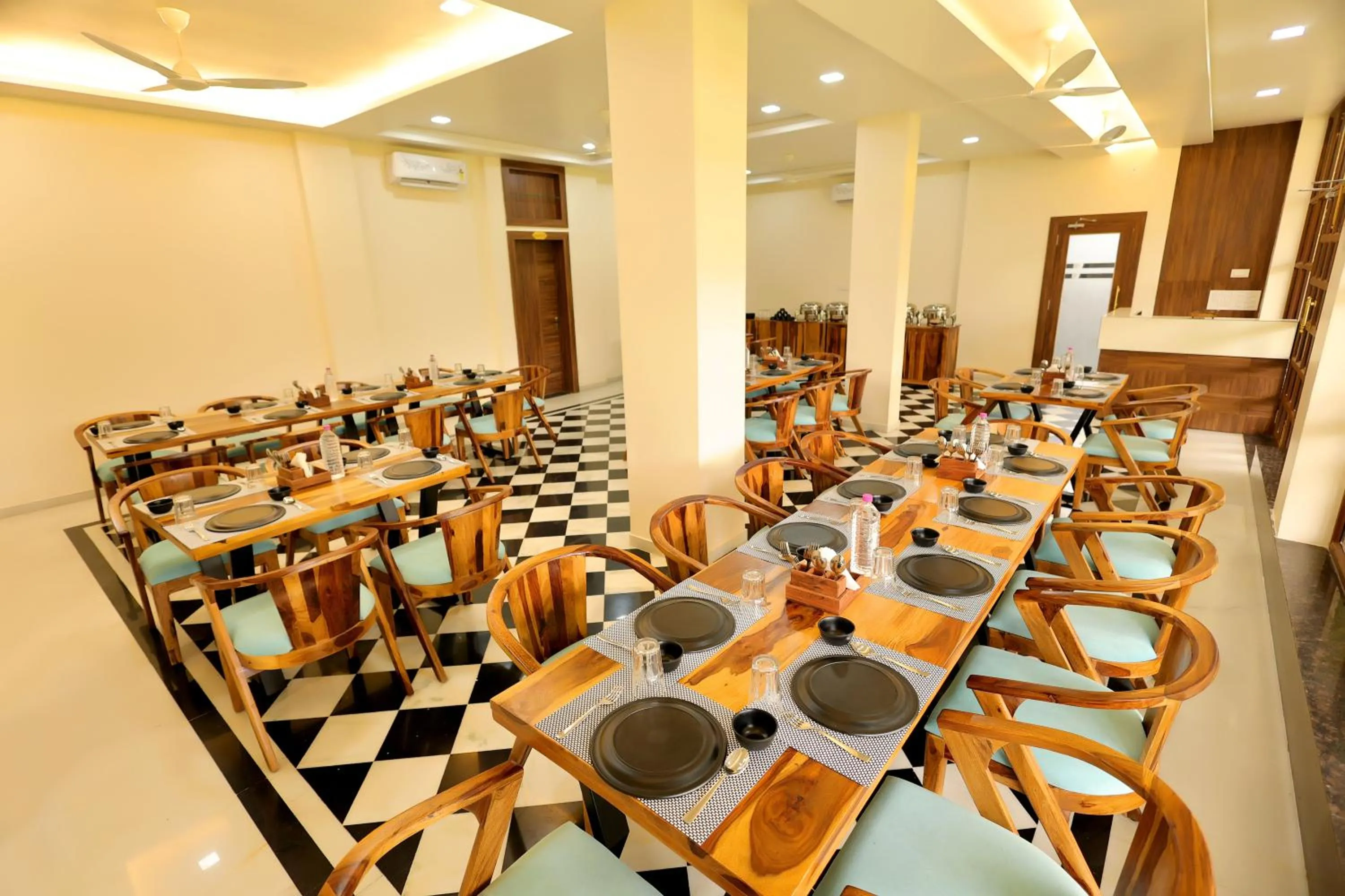 Restaurant/places to eat in Manas Resort by Rudrakshi