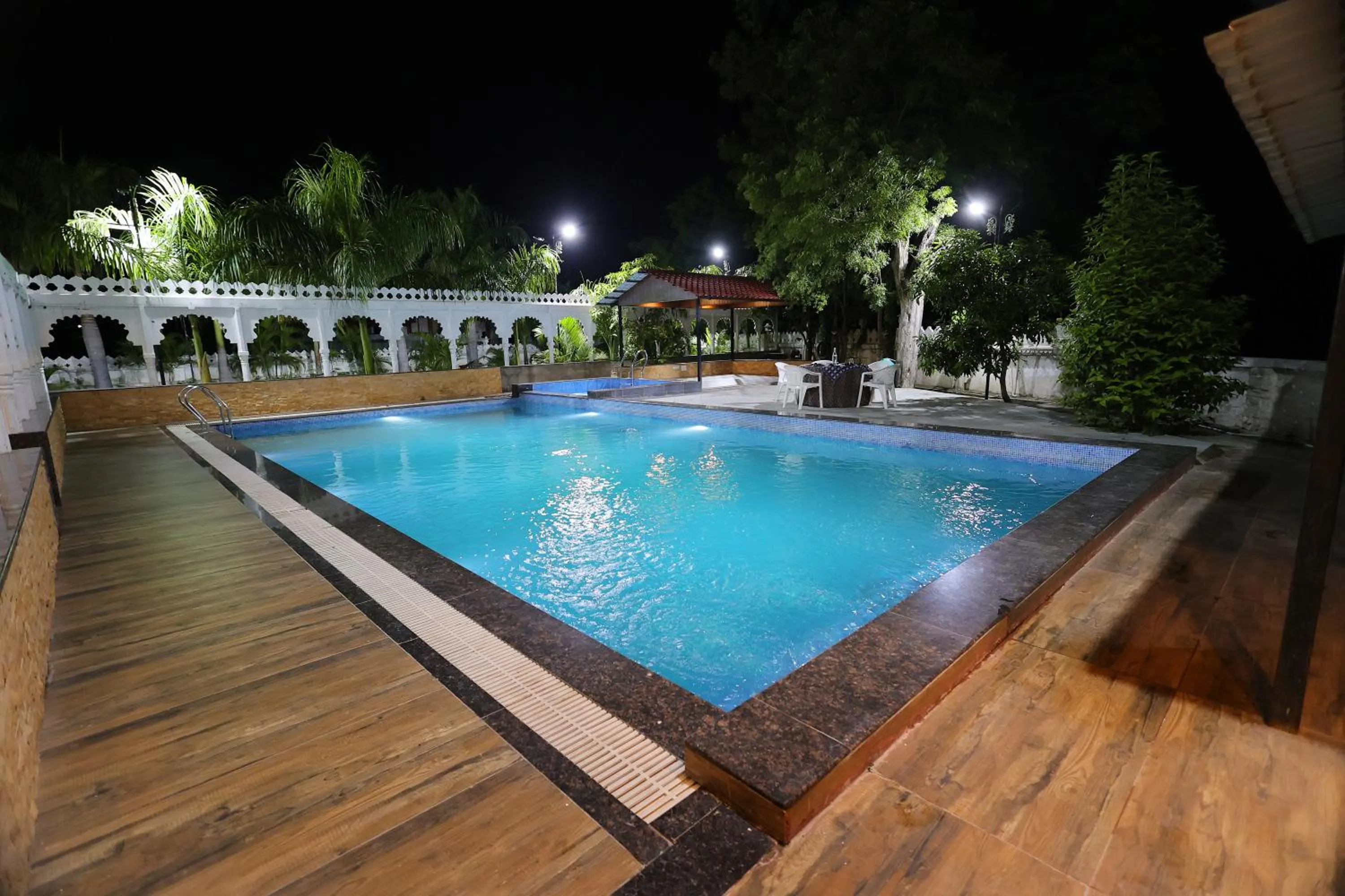Swimming pool in Manas Resort by Rudrakshi