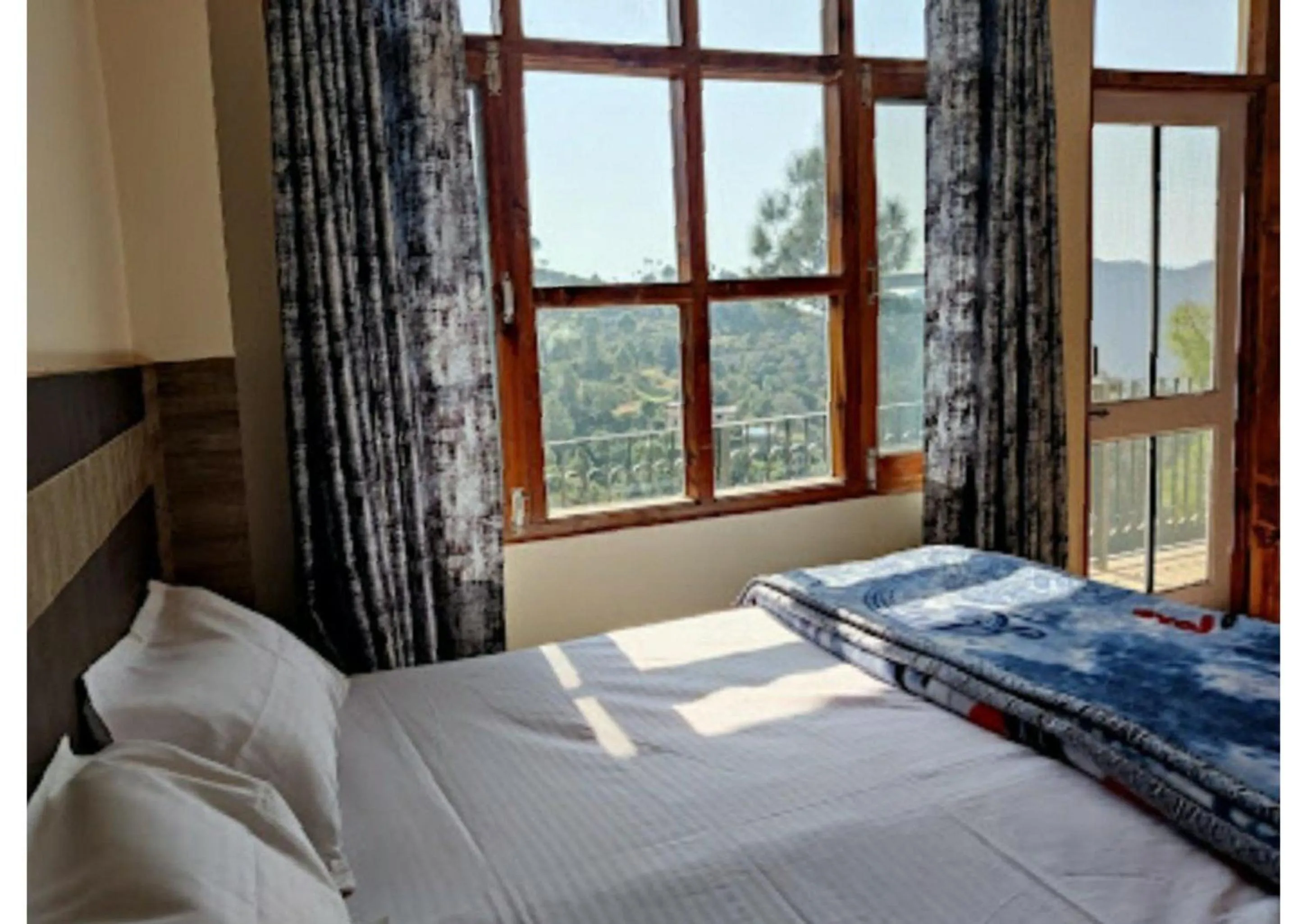 Bed in Goroomgo Homestay Sukh Dham Shimla - Homestay Like Home Feeling Mountain View