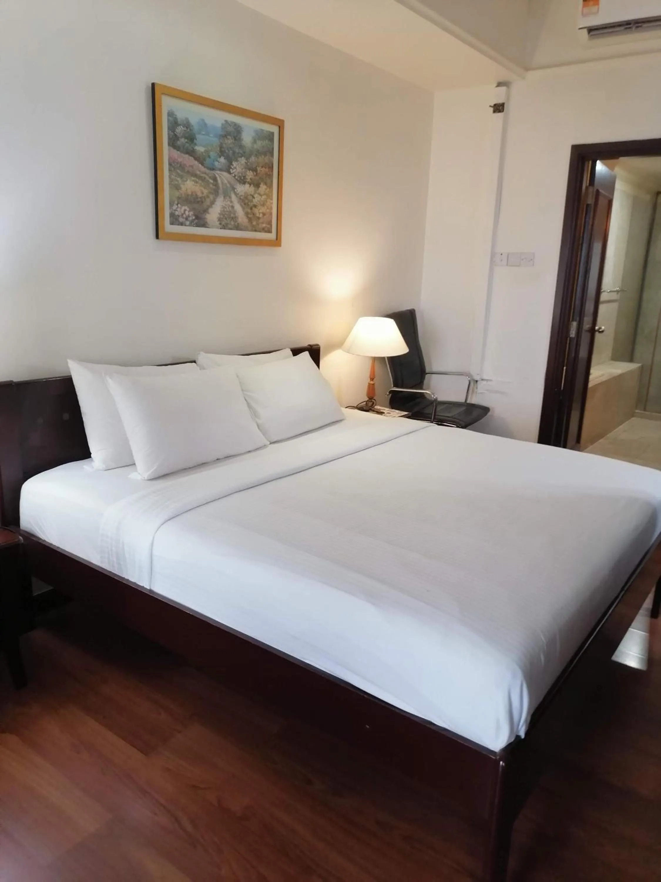 Bed in EMAS Service Suite Times Square