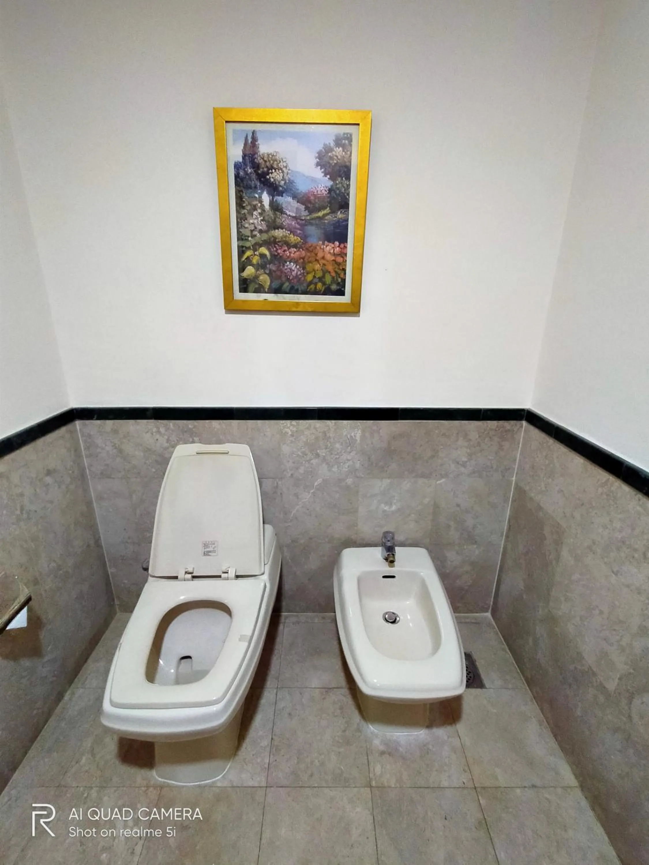 Toilet in EMAS Service Suite Times Square