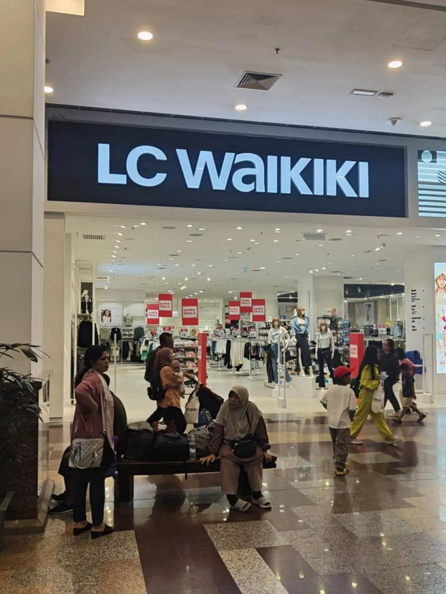 People in EMAS Service Suite Times Square